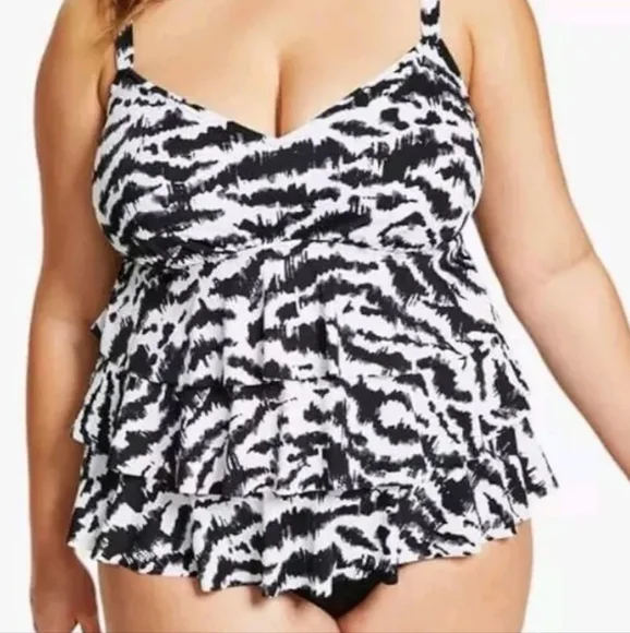 Swim Solutions Tummy Control V-neck One Pc Swimsuit Woman Plus 24W Black Tiered - Picture 11 of 11